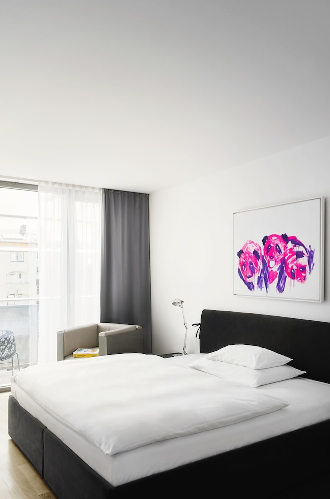 BUSINESS, SINGLE, DOUBLE BED