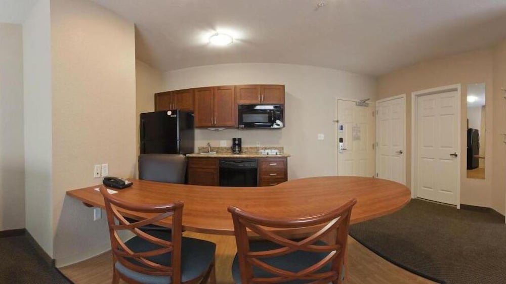 Candlewood Suites Houston Kingwood 46/59