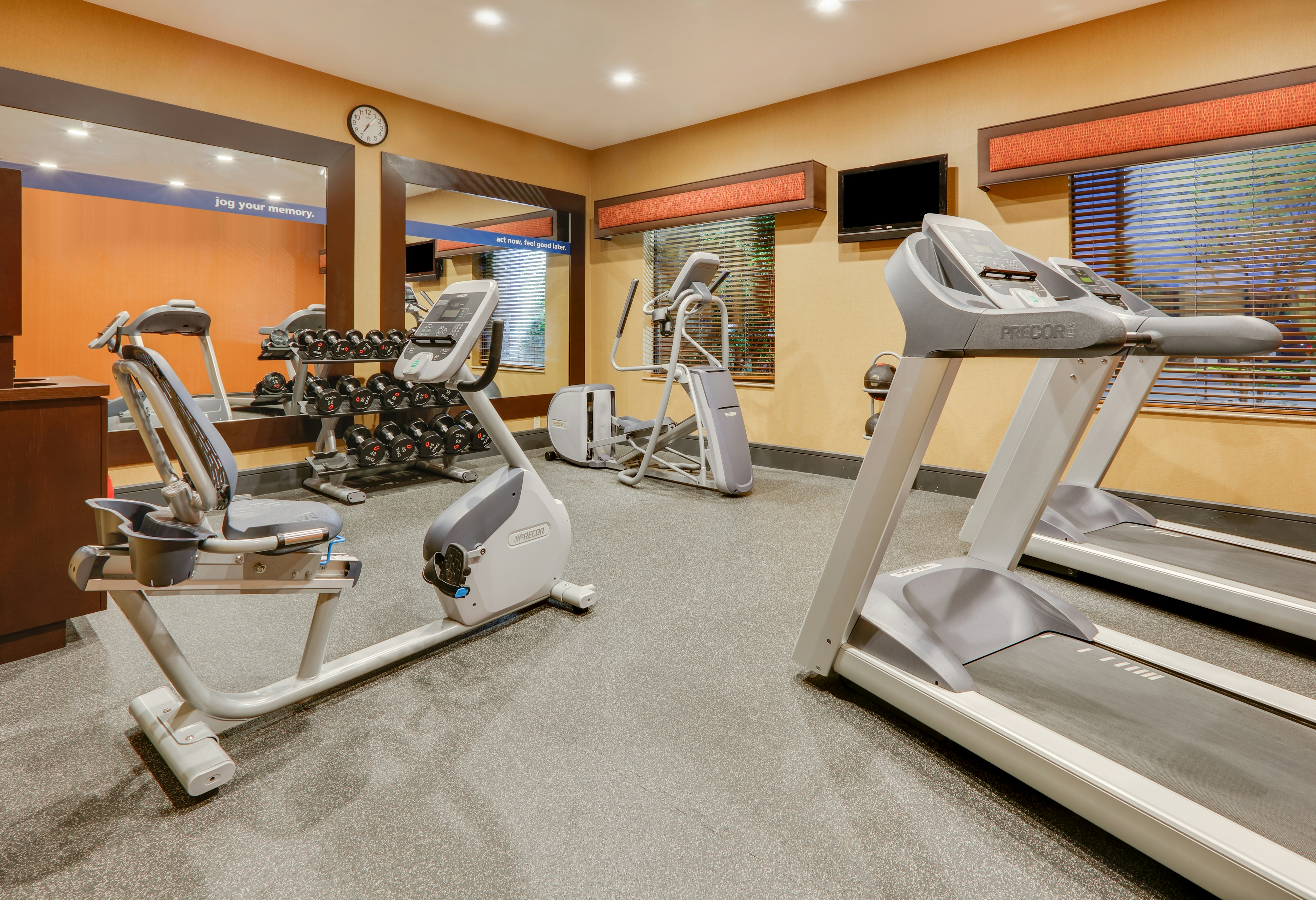Hampton Inn and Suites Fort Worth/Forest Hill 26/46