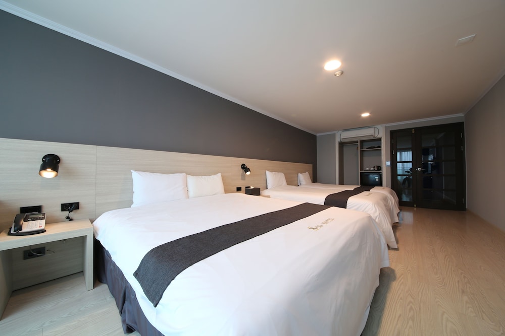 Gyeongpo Soo Hotel 8/68