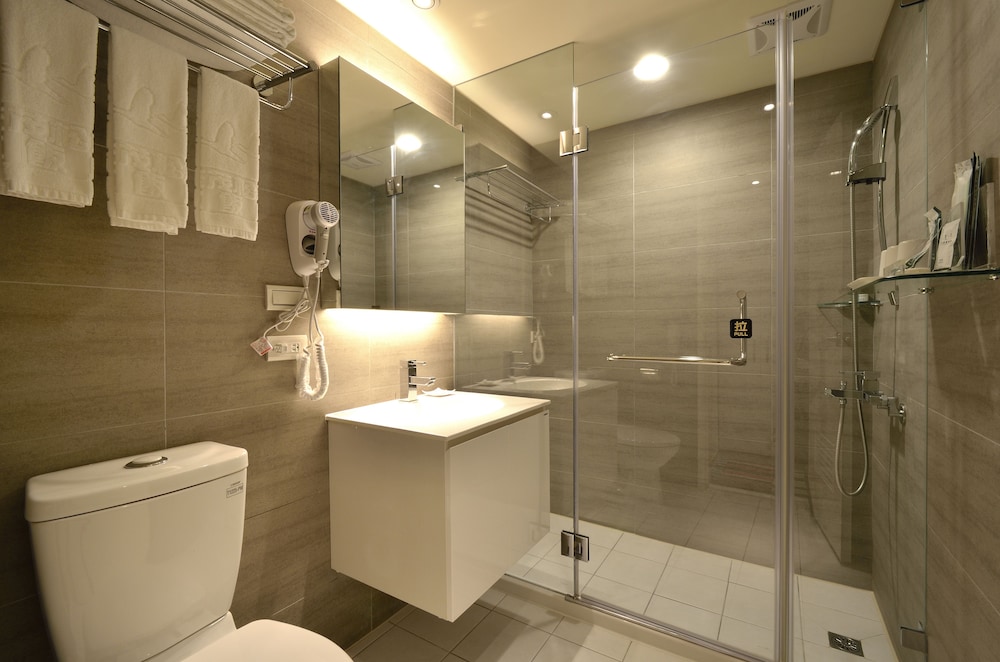 Toong Mao Evergreen Hotel 35/40