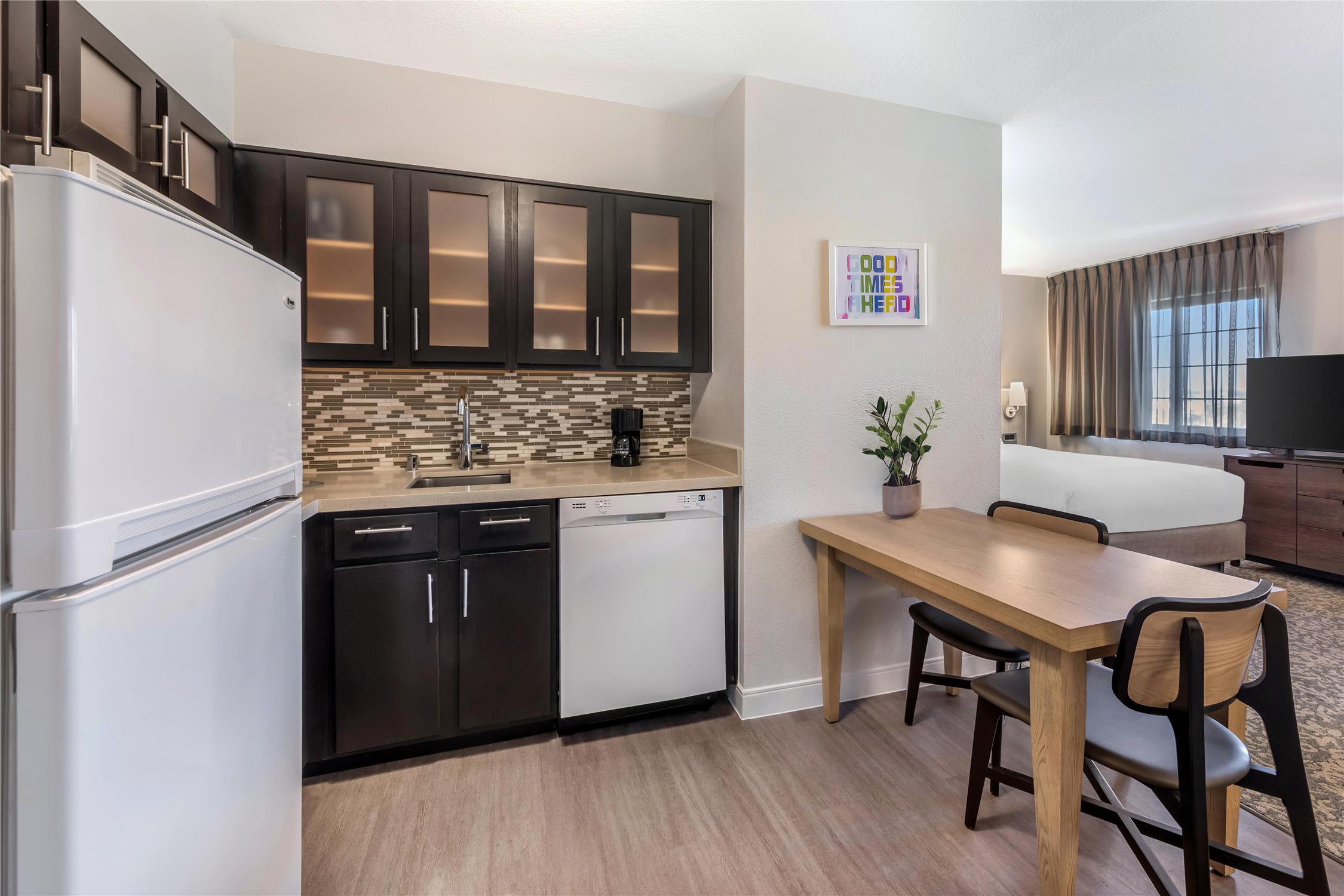 Sonesta ES Suites Anaheim Resort Area 18/23