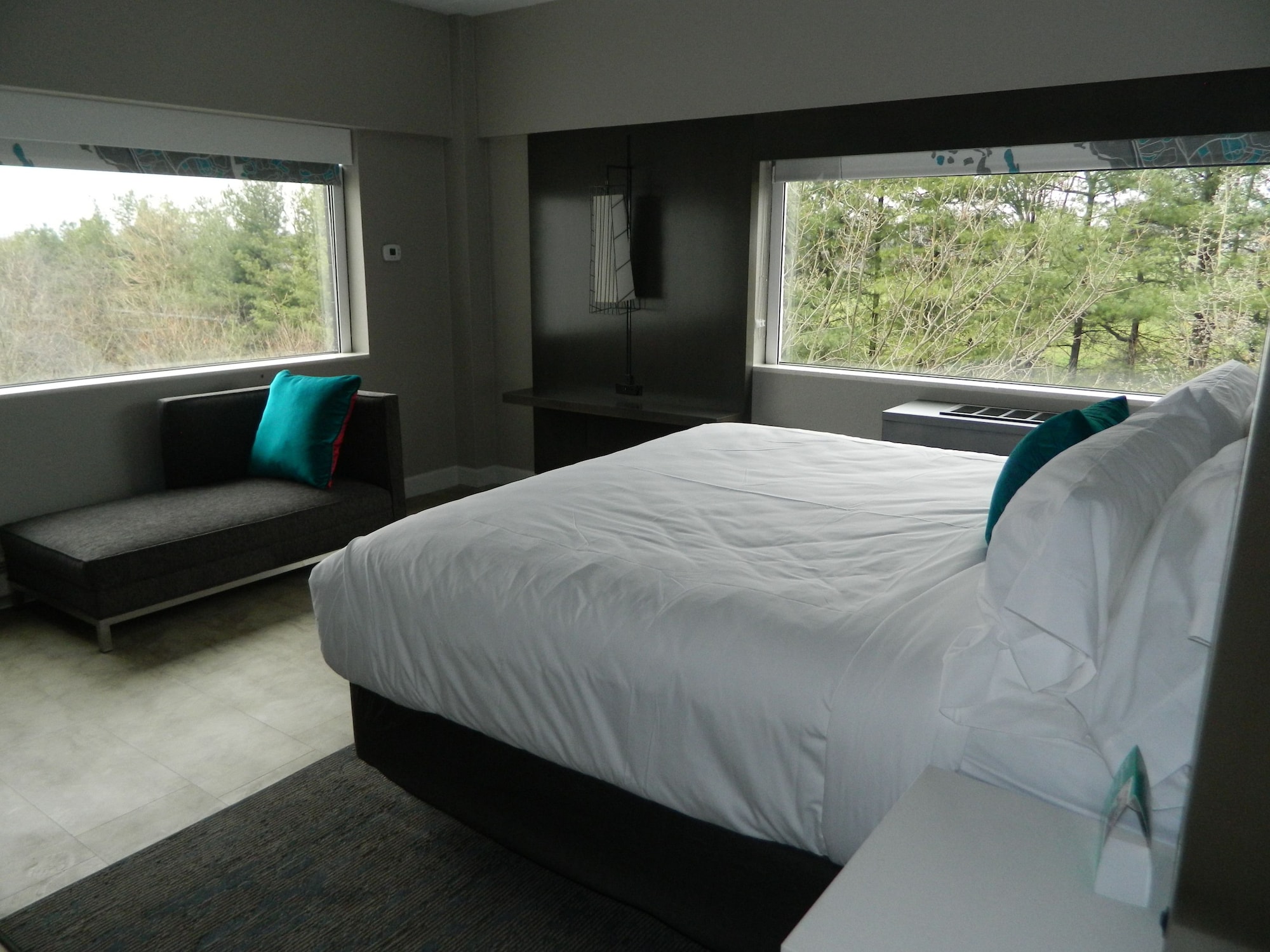 Suite, King Bed, Living and Dining Areas