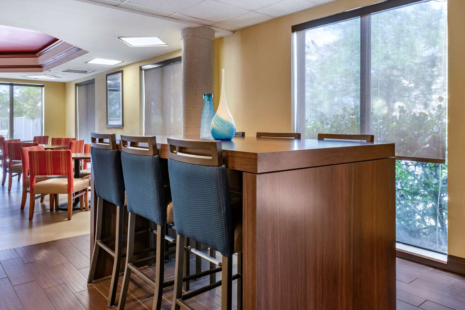 restaurant cafeteria