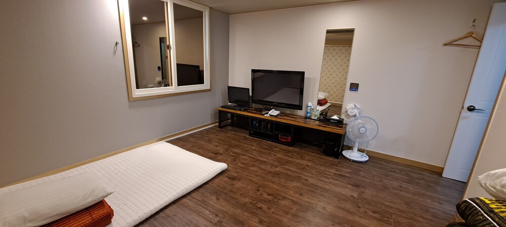 Show Motel Yangsan 14/50