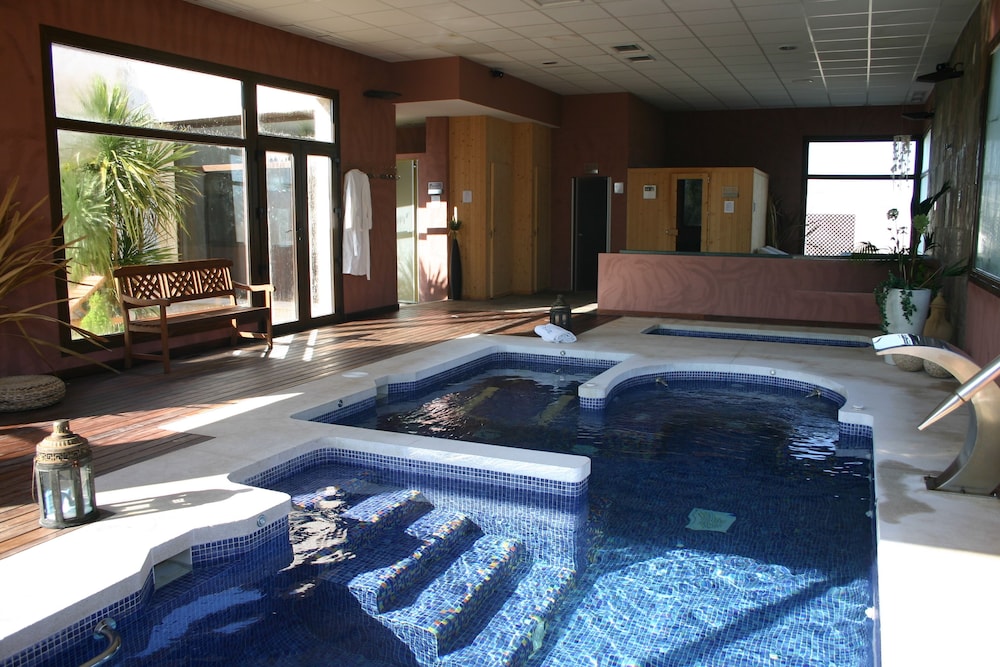 swimming pool spa