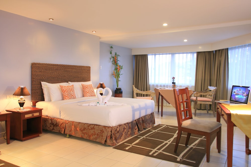 Wild Orchid Beach Resort 13/67