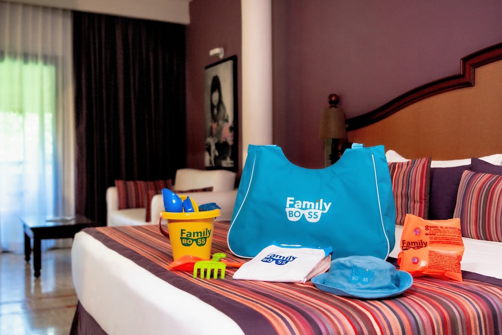 Family Selection At Grand Palladium Vallarta Resort Spa All Inclusive 15/50