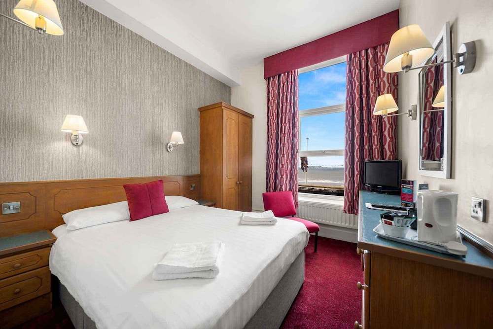 Claremont Hotel 20/45