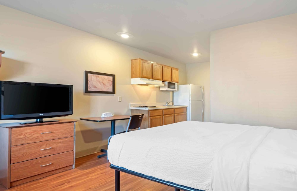 Extended Stay America Select Suites - Colorado Springs - Airport 23/38