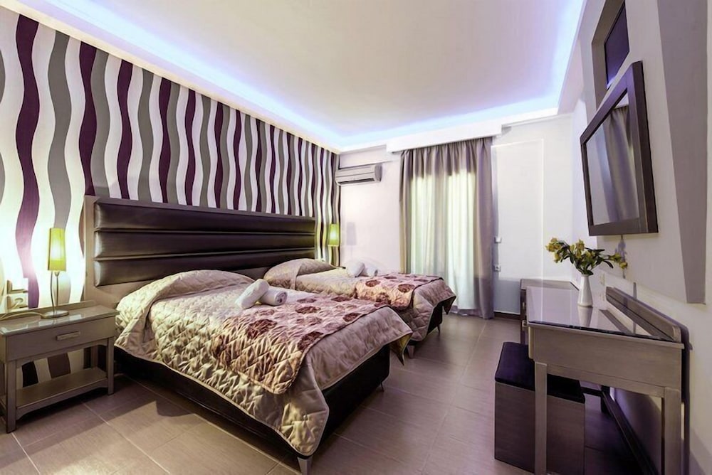 Pirofani Hotel 17/50