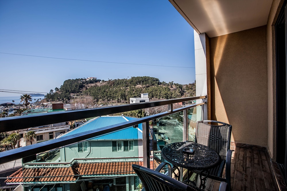 Cheonjiyeon Hotel 24/50