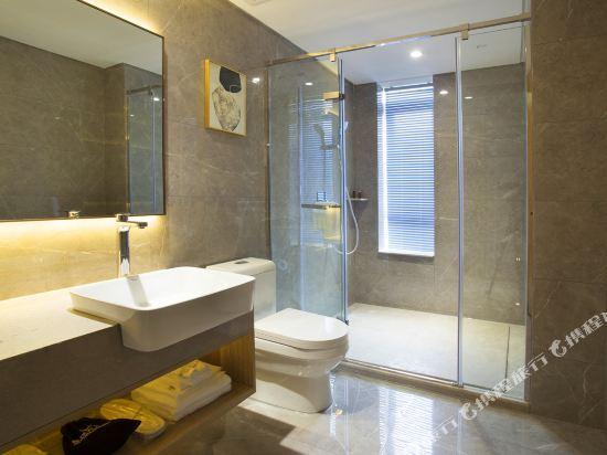 Huamao Hotel 23/23