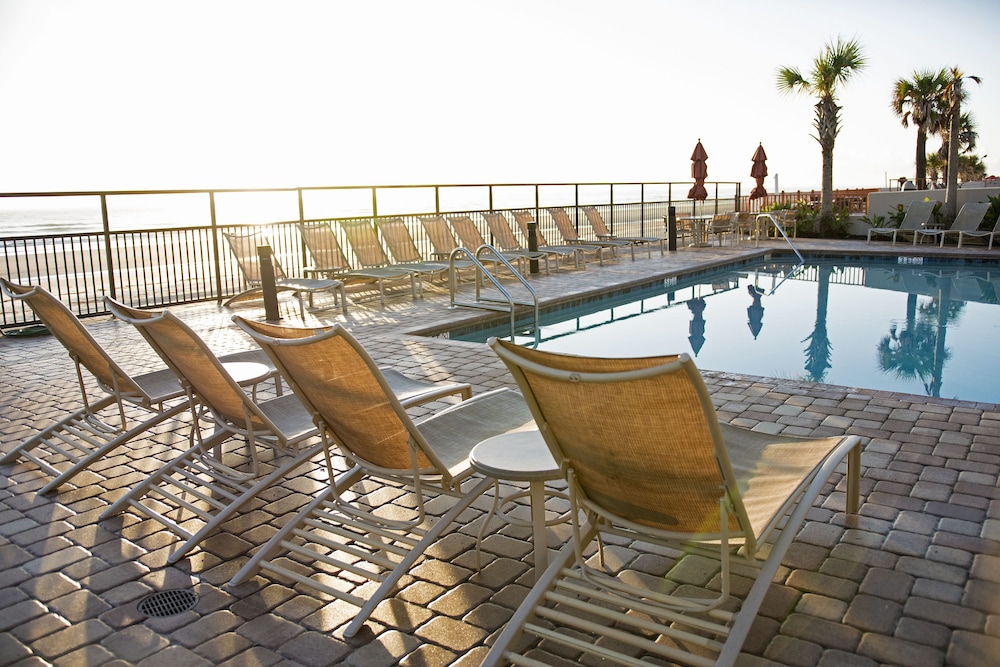 Nautilus Inn 24/64