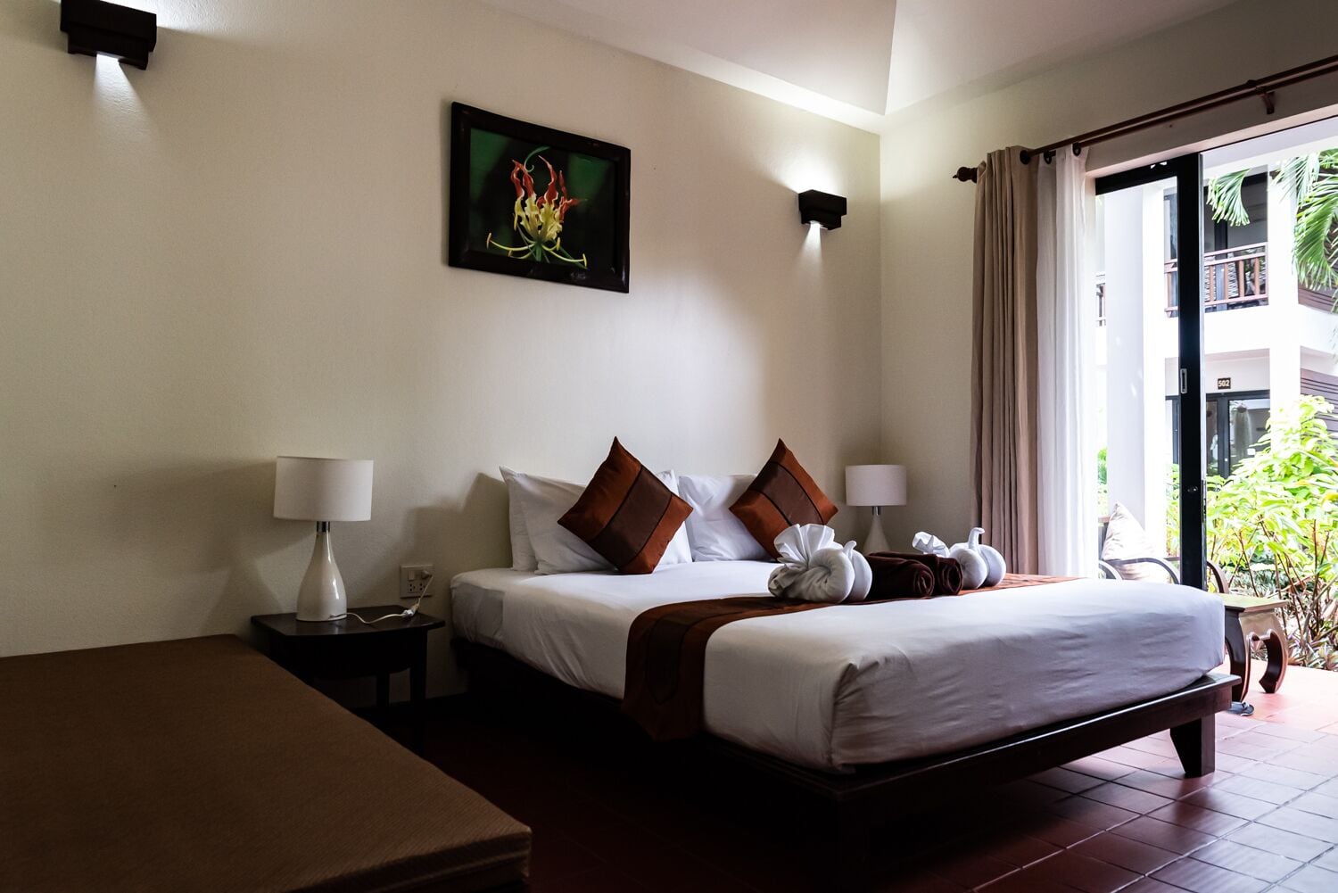 STANDARD, DOUBLE OR TWIN BED