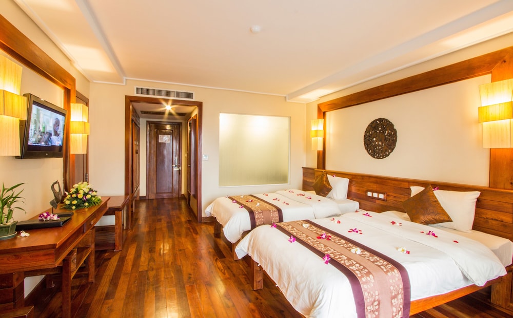 Royal Empire Hotel 15/50