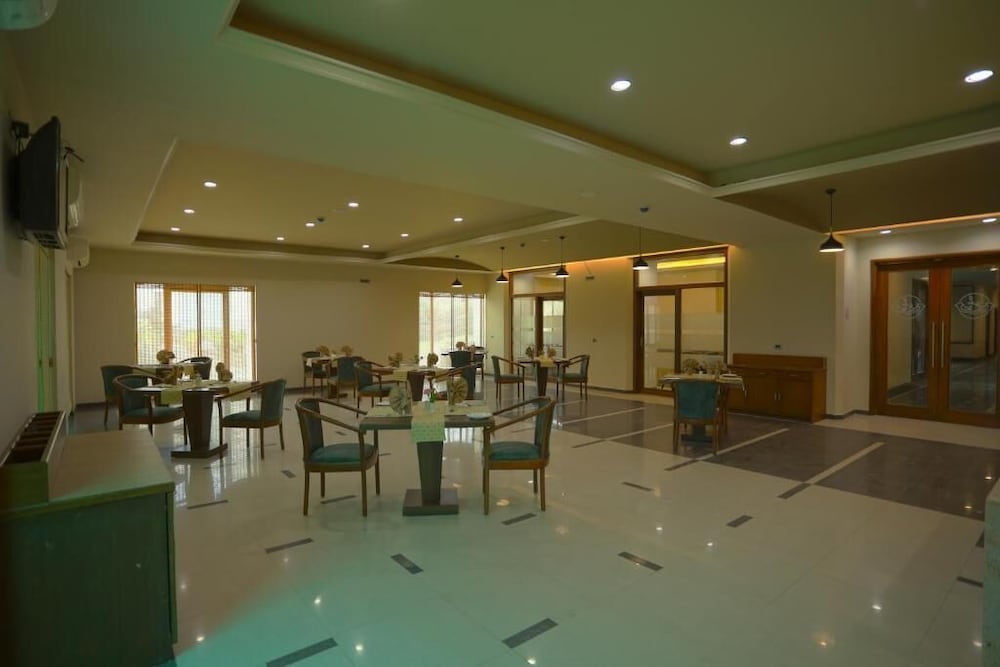 Renest Gandhidham 15/25