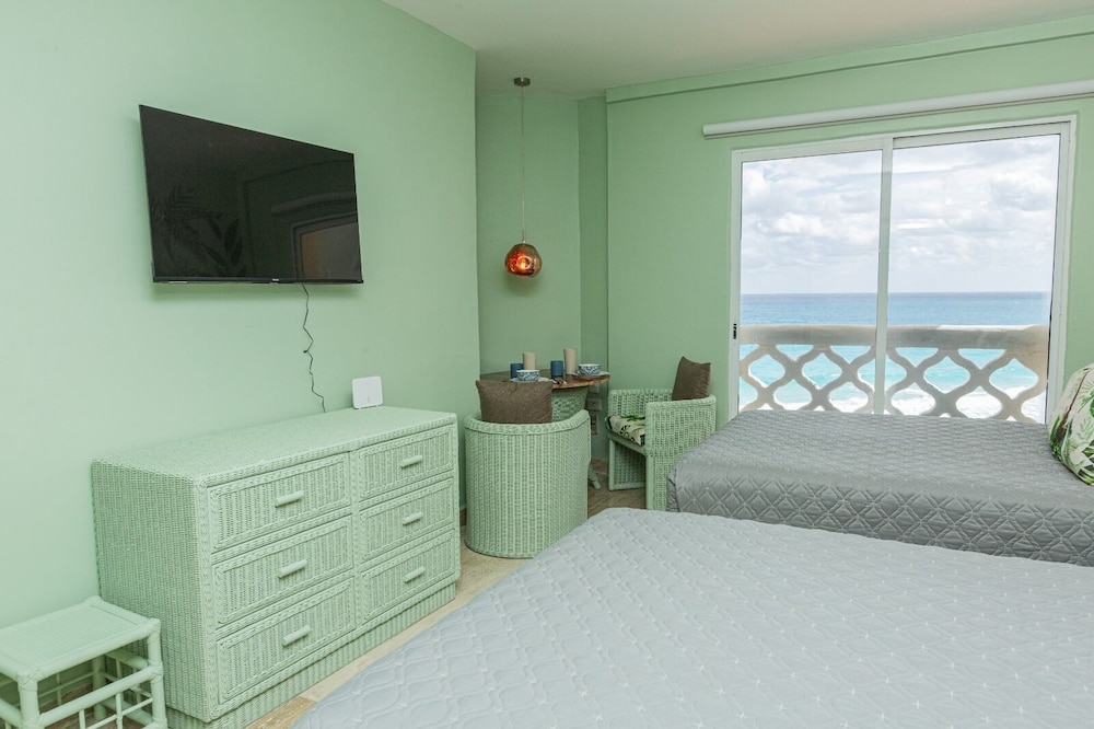 Cancun Plaza Condo 31/49