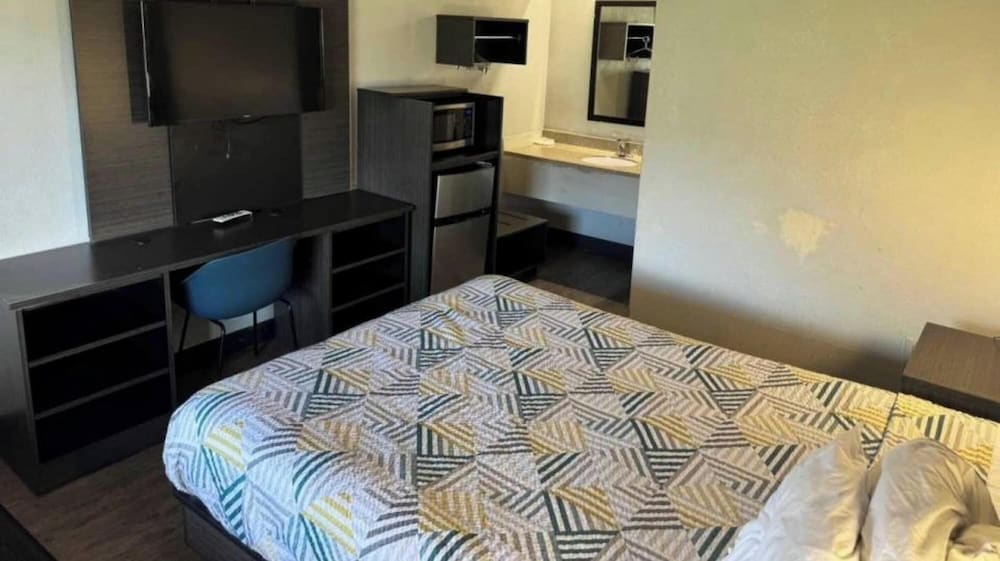 Motel6 Cedar Rapids, IA 6/25