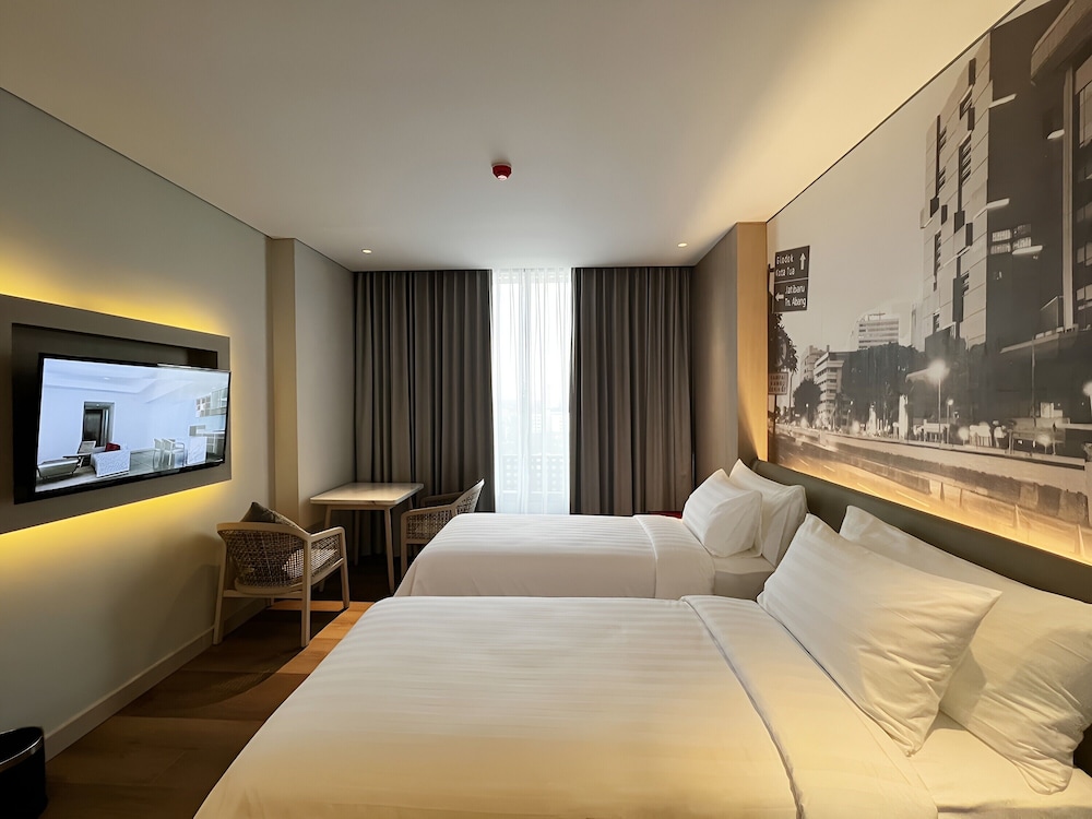 Ra Suites Simatupang 8/50