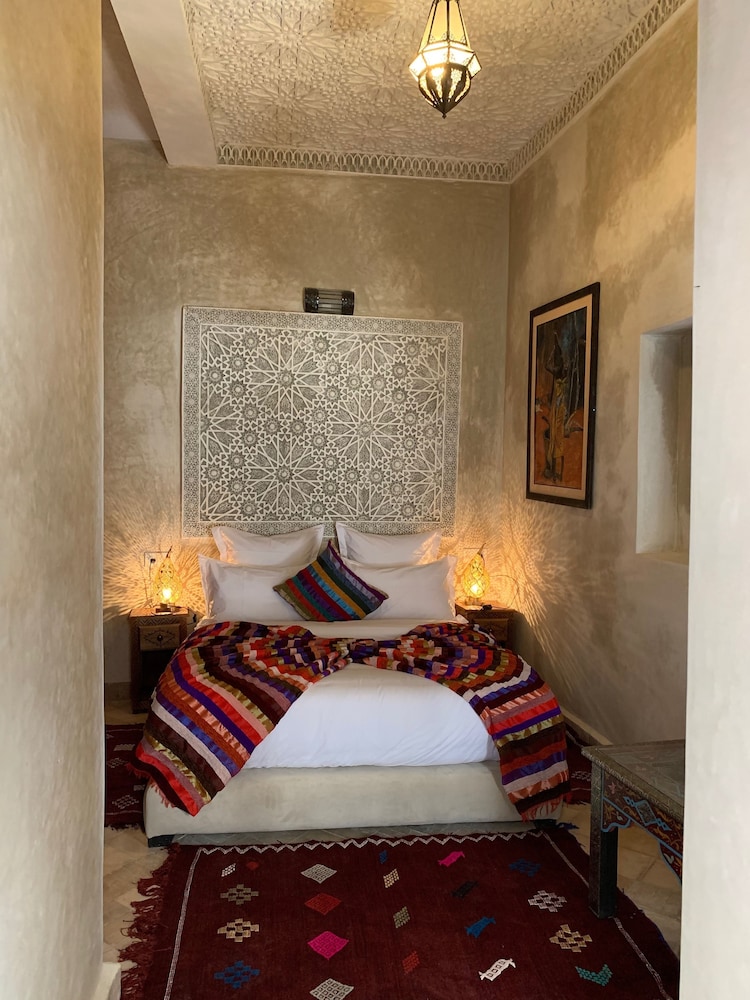 Riad Abaka 9/50