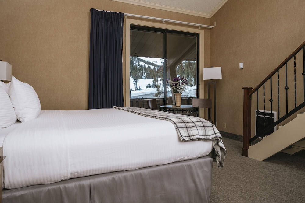 Mammoth Mountain Inn 8/78