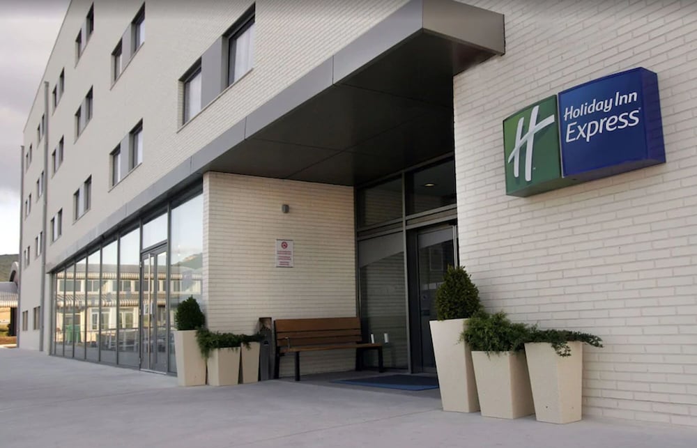 HOLIDAY INN EXPRESS VITORIA 3/43