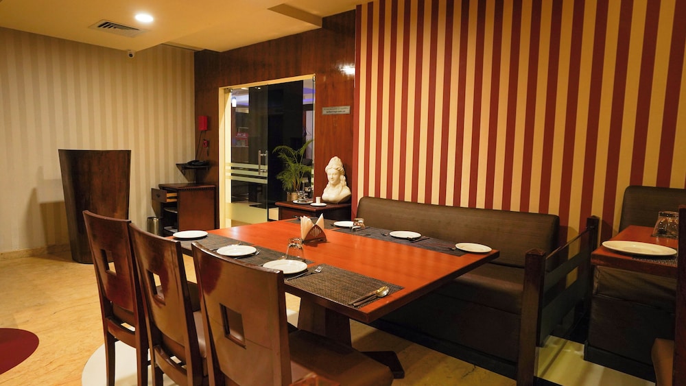 Mgm Mark Whitefield Hotel 32/48