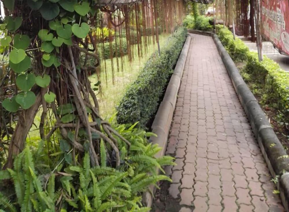 Phurua Bussaba Resort & Spa 65/67