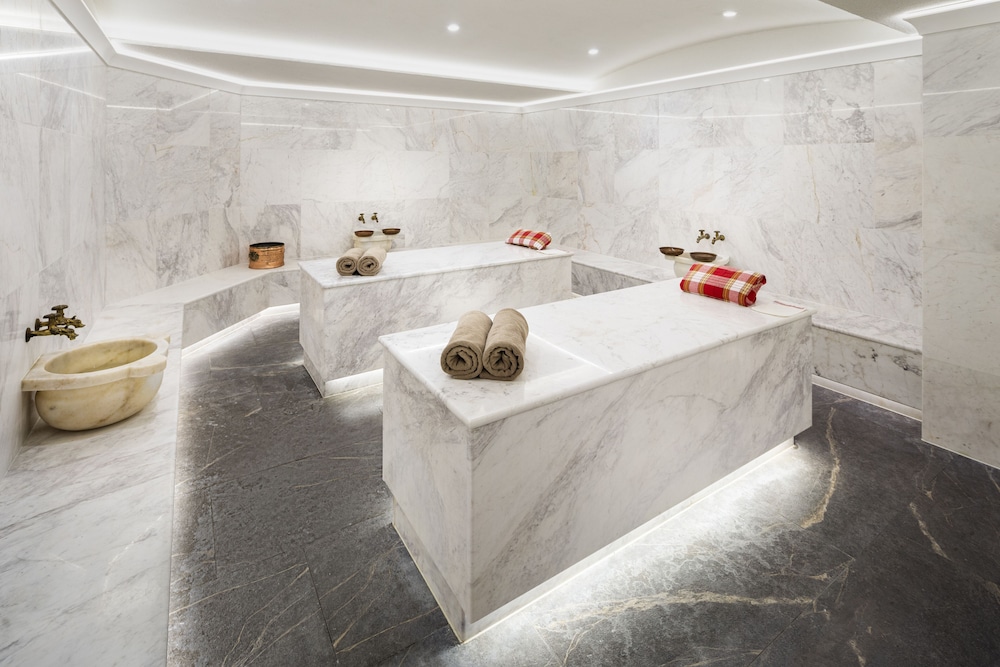 Kings' Valley Medical & Spa 18/50