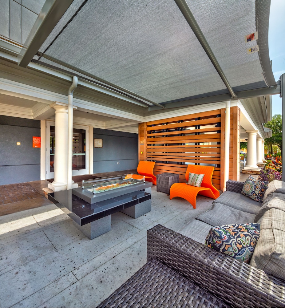 swimming pool spa