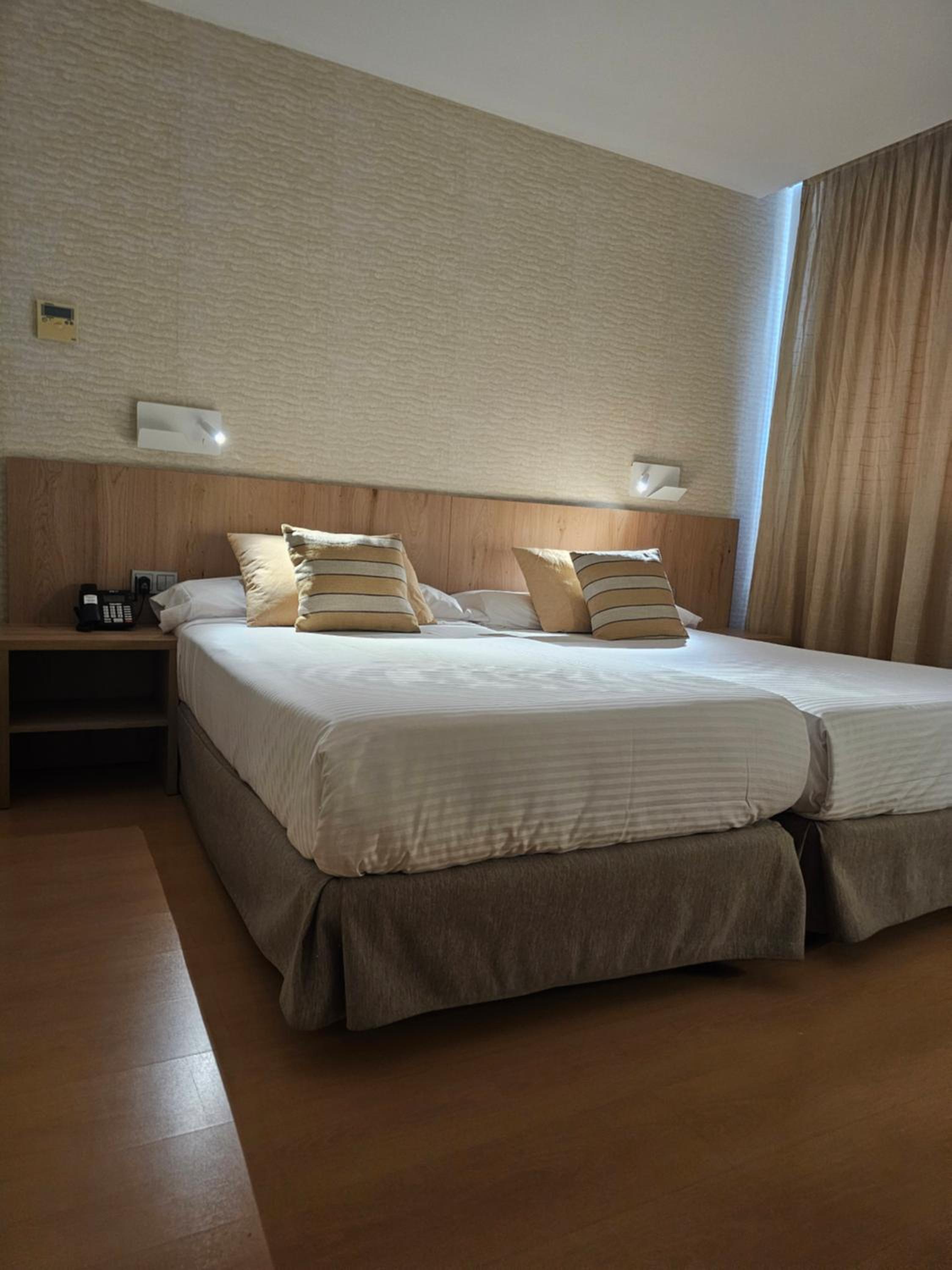 Premium, Twin Beds