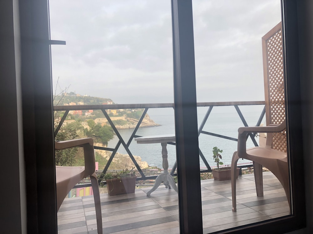 Frau Guler Boutique Hotel 47/50
