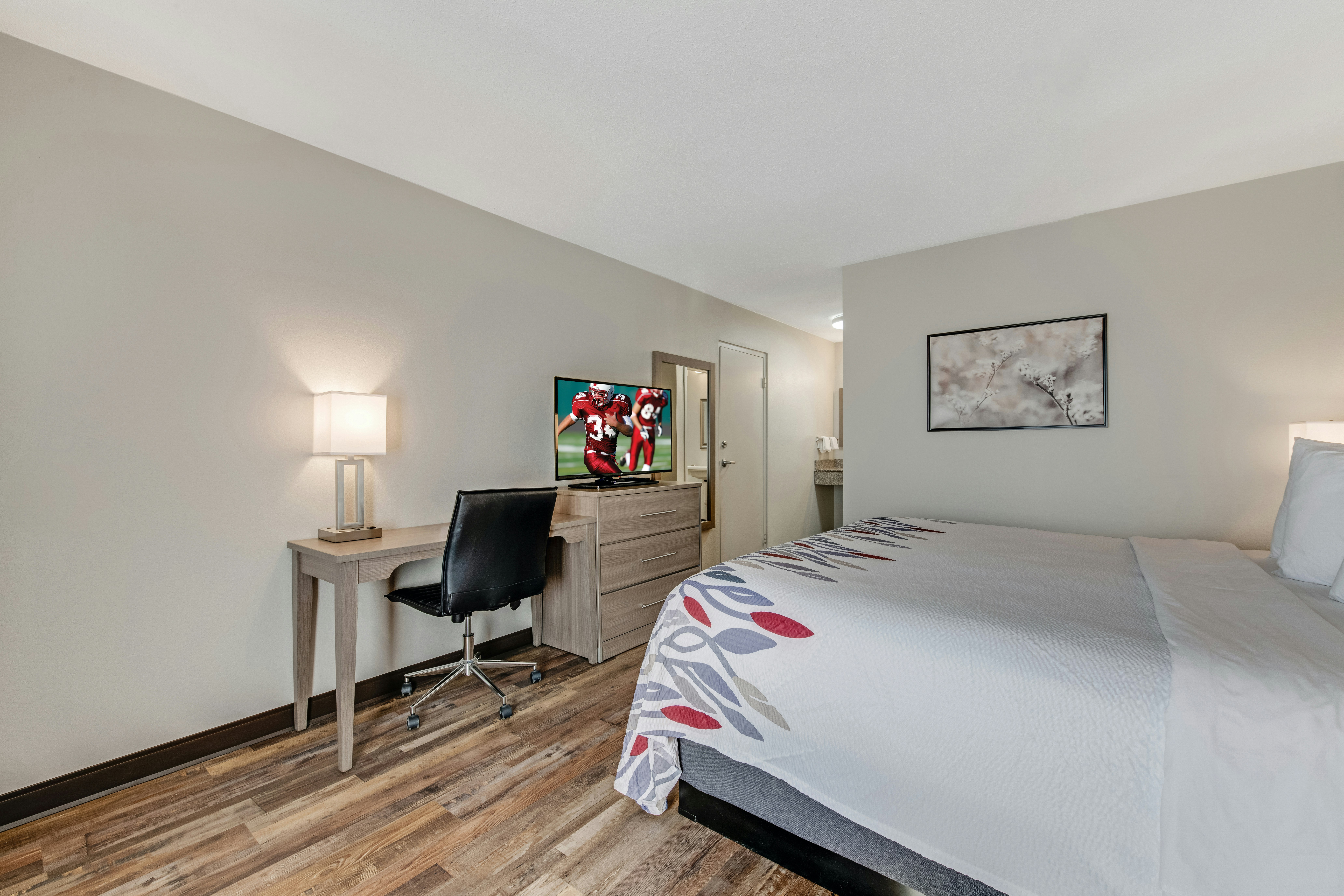 Suite, King Bed, Accessible