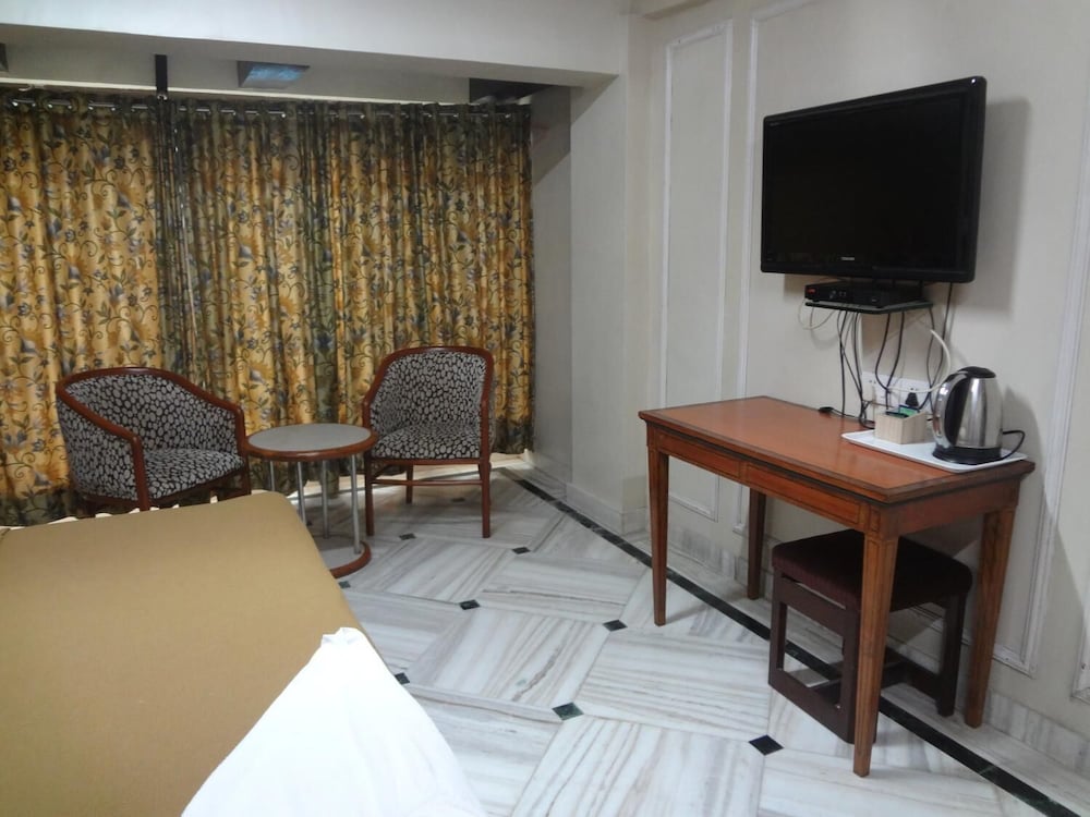 Royal Park Hotel 23/28