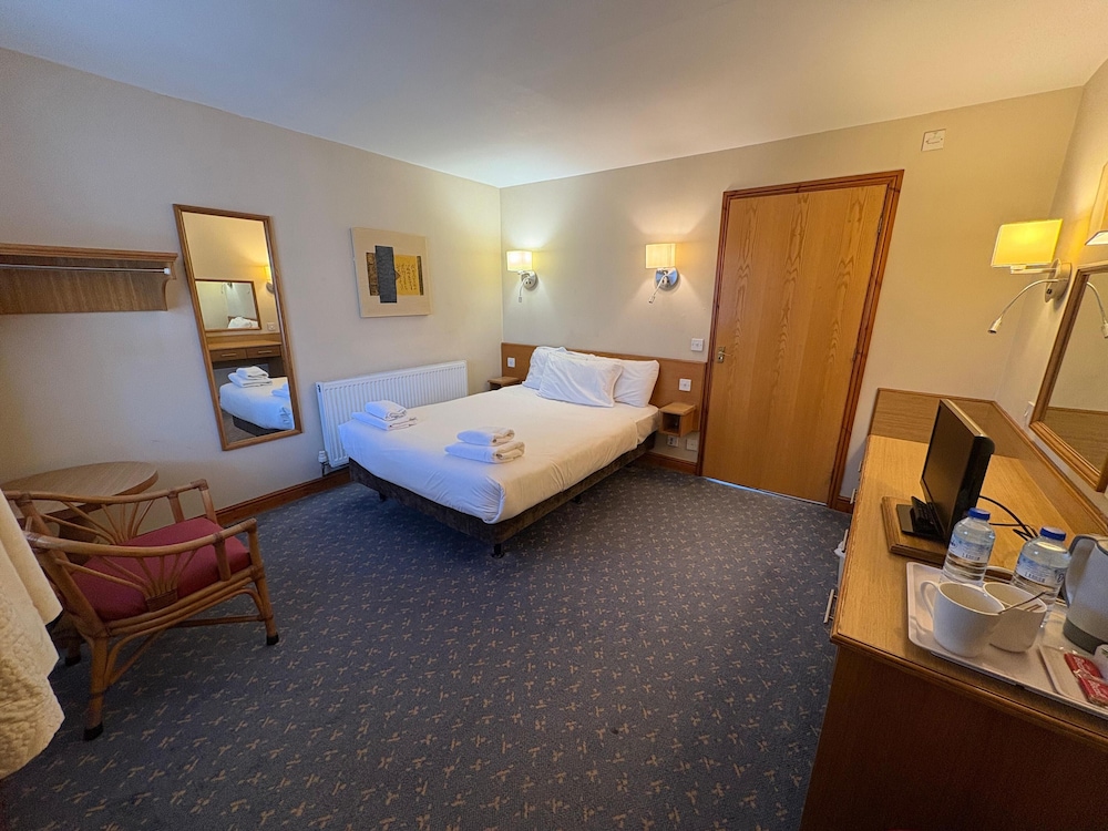 Tollgate Hotel And Leisure 7/20