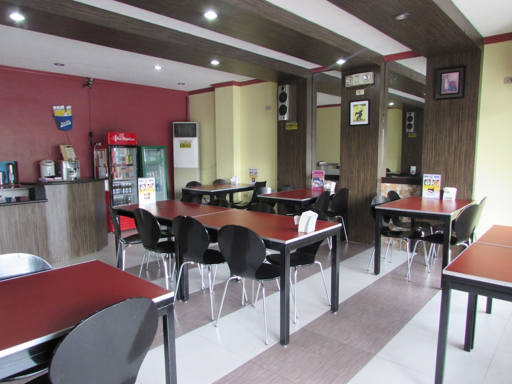 Oyster Plaza Hotel 36/37