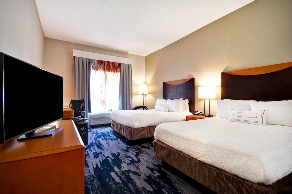 Fairfield Inn Suites by Marriott Atlanta Kennesaw 9/50
