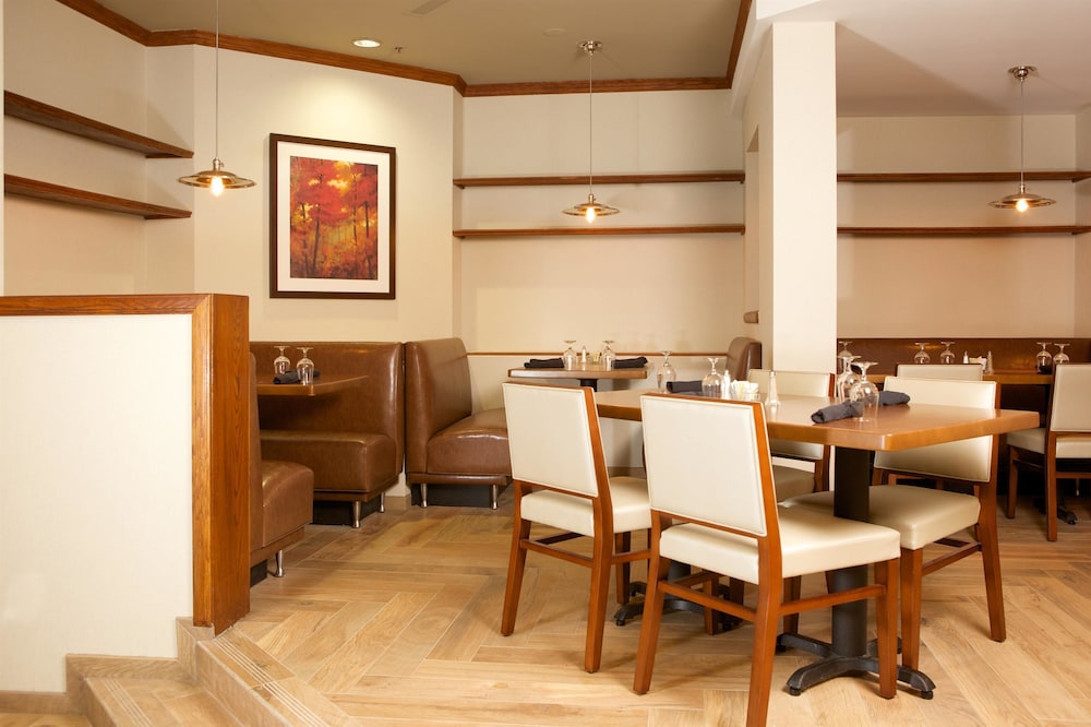 DoubleTree Suites by Hilton Raleigh - Durham 56/82