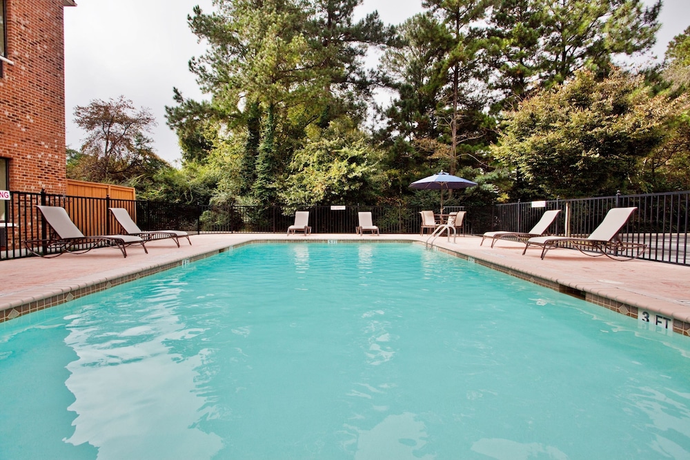 Holiday Inn Express Suites Buford Ne Lake Lanier Area 3/75