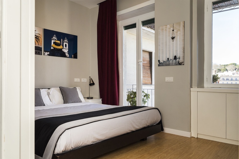 Top Floor Trastevere 6/30