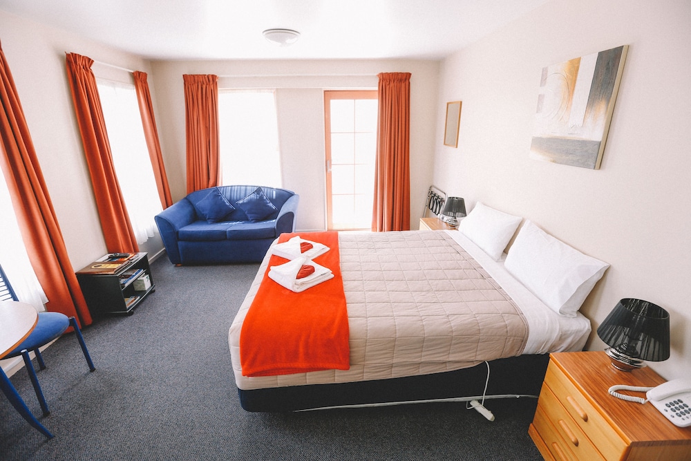 Addington Stadium Motel 15/38