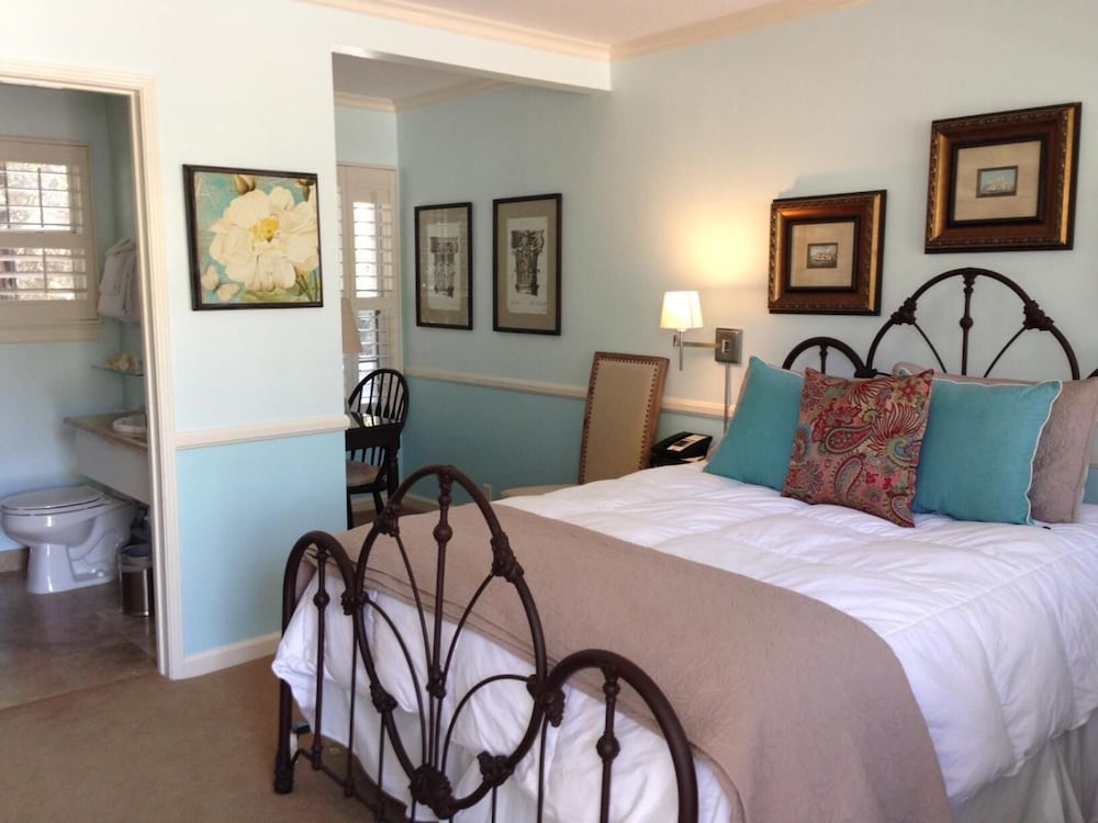 Apple Farm Inn 16/65