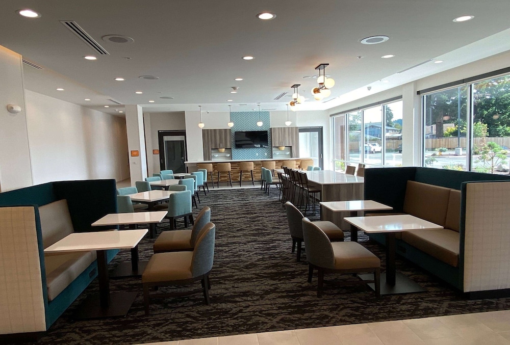 La Quinta Inn and Suites by Wyndham Centralia 40/50
