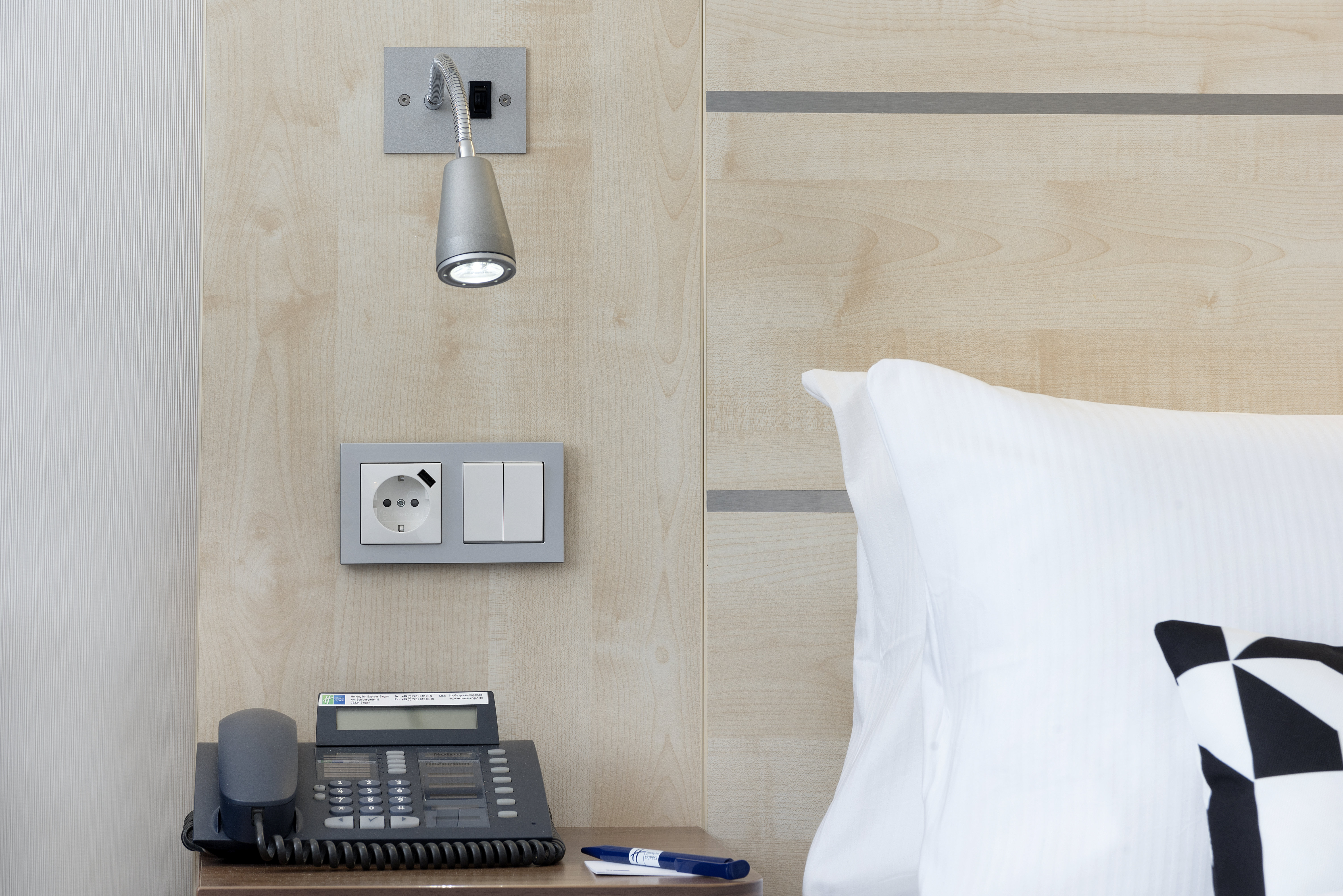 HOLIDAY INN EXPRESS SINGEN 35/72