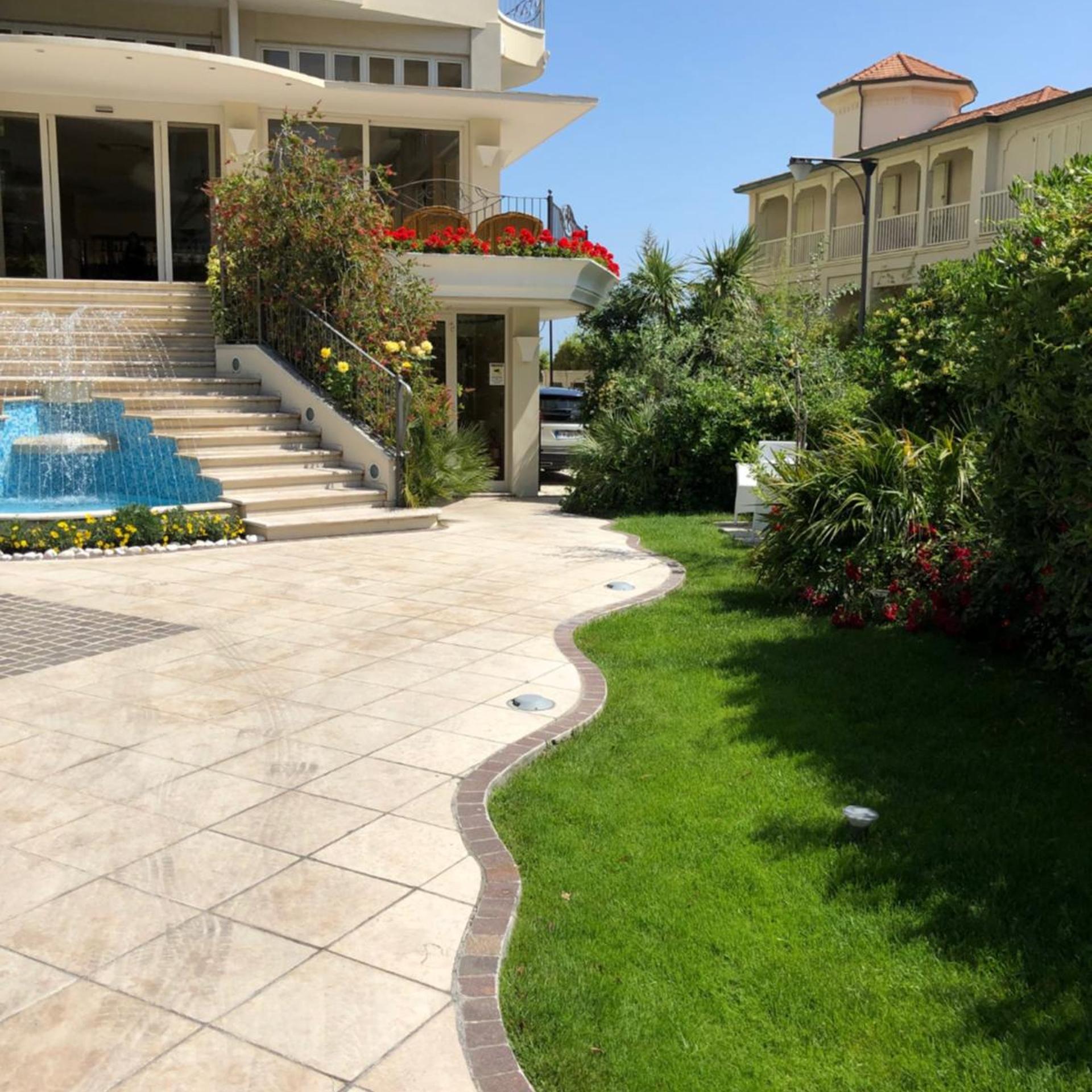 Hotel La Rosa 44/50