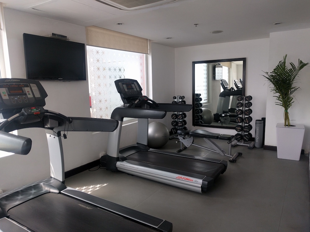 Lemon Tree Premier 1 Leisure Valley Gurugram 33/60