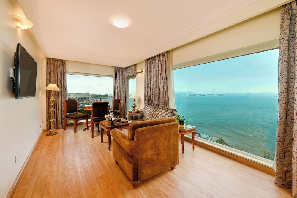 Fariyas Hotel Mumbai 33/50