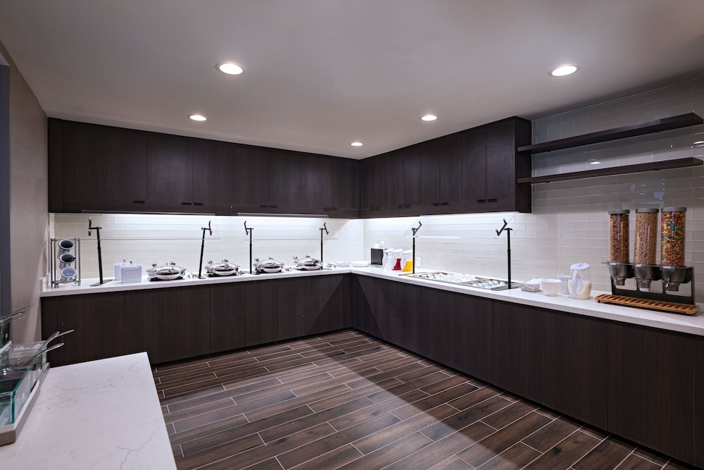 Residence Inn by Marriott New Brunswick Tower Center Blvd 13/32
