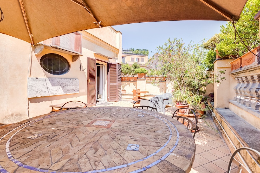 Colosseum Terrace Apartment 21/50